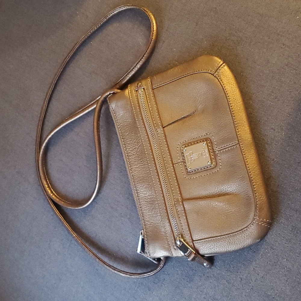 Fun gold crossbody bag